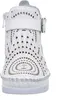 A white leather boot with intricate cut-out detailing. Anteprima dell’immagine prodotto