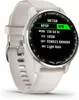 A close-up view of a Garmin smartwatch displaying weather information. Voir les images du produit