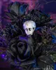 Schwarze Rosen & Puttenkopf in Gothic Vase 31cm – Elegante Produktbild-Vorschau 3
