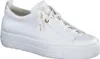 A white leather sneaker with a platform sole. Voir les images du produit