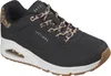 A black Skechers sneaker with leopard print accents. Voir les images du produit