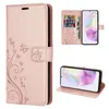 Collage of a rose gold flip phone case with a floral design, showing the case closed, open with cards and cash, and open as a stand. Produktbild-Vorschau
