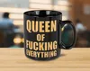Veľký hrnček Queen - Queen of Fucking Everything 850 ml Náhľad obrázku produktu 3
