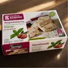 Kandylas Halva Mandel Stevia 400 g Schachtel im Sonnenlicht auf Holz Produktbild-Vorschau