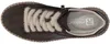 Auf dem Bild ist ein brauner Freizeitschuh zu sehen der eine strukturierte Sohle hat. Der Schuh wird von der rechten Seite gezeigt und liegt auf einem weißen Hintergrund. Náhľad obrázku produktu