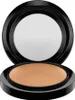 A close-up studio shot of an open compact of MAC Mineralize Skinfinish Natural. Podgląd zdjęcia produktu