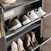 SoBuy Schuhschrank FSR151-H-E-SCH mit geöffneten Schubladen: Sneaker und High Heels in Schwarz-Grau Voir les images du produit