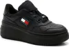 A black Tommy Hilfiger sneaker with a platform sole. Anteprima dell’immagine prodotto