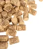 A pile of wine corks arranged on a white background. Anteprima dell’immagine prodotto