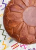 Marokánský puf XL z pravé kůže - medově hnědý - ručně Náhled obrázku produktu 2