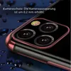 Close-up of a smartphone camera module with water droplets on a dark blue background. Produktbild-Vorschau