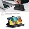 A person's hands are shown using a laptop, with a phone case displayed in the foreground. Produktbild-Vorschau