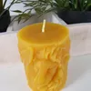Candela di cera d'api rotonda con leone 8,5 cm Anteprima dell’immagine prodotto 3