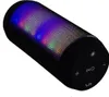 A black cylindrical Bluetooth speaker with colorful LED lights illuminating its mesh grille. Anteprima dell’immagine prodotto