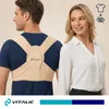 A man and a woman are shown, with the man wearing a beige posture corrector. The woman is smiling and looking to the side. Anteprima dell’immagine prodotto