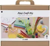 A flat lay of a craft kit box, showcasing various craft supplies and examples of finished crafts. Produktbild-Vorschau