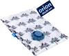 A vacuum storage bag with a lavender pattern, featuring a blue valve and a tag with brand information. Anteprima dell’immagine prodotto