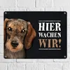 Metallschild mit Dackel Motiv und Spruch: Hier wachen wir! Produktbild-Vorschau 2
