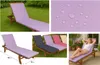 A collage of images showing a purple chaise lounge cushion and a woman relaxing on a chaise lounge. Anteprima dell’immagine prodotto