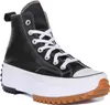 A studio shot of a black Converse Run Star Hike Platform sneaker. Voir les images du produit