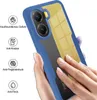 A hand is holding a blue phone case with a yellow accent and a textured back. There are icons and text describing the features of the case. Produktbild-Vorschau