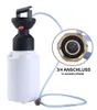 A white plastic pump with a black top and a blue hose, shown with a close-up inset of a brass connector. Produktbild-Vorschau