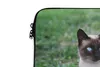 MuchoWow® Laptop Hülle 13 Zoll Siamesische Katze sitzt auf Produktbild-Vorschau 3