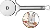 A pizza cutter is shown in use on a pizza, with a close-up inset image. Anteprima dell’immagine prodotto