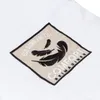 A close-up of a label on a white product. Podgląd zdjęcia produktu