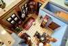 LEGO Icons Eckhuis in Tudorstijl, miniatuur huisset voor Productafbeelding-voorbeeld 2