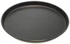 A black, round baking dish with a slightly raised rim, shown from a diagonal angle against a white background. Anteprima dell’immagine prodotto