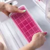 Forma do kostek lodu z pojemnikiem i łyżką - łatwe usuwanie Podgląd zdjęcia produktu 5