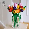 LEGO Botanicals Tulpenstrauß - Kunstblumen für Erwachsene - Produktbild-Vorschau 2