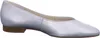 A side view of a silver ballerina flat shoe. Produktbild-Vorschau
