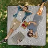 Relaxdays Picknickdecke XXL, 200 x 200 cm, wärmeisoliert, Produktbild-Vorschau 2
