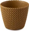 A brown knitted-look plant pot. Podgląd zdjęcia produktu