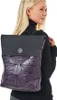 A woman wearing a black turtleneck is shown from the side, wearing a backpack. Produktbild-Vorschau