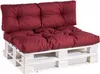 A burgundy pallet sofa cushion set on a white wooden pallet. Voir les images du produit