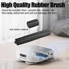 A robotic vacuum cleaner with a close-up of its rubber brush accessory. Anteprima dell’immagine prodotto