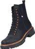 Das Bild zeigt einen schwarzen Stiefel der von der Außenseite betrachtet wird. Der Stiefel hat eine glatte Oberfläche und eine schlichte Form mit einer erhöhten Sohle. Podgląd zdjęcia produktu