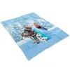 A blanket with characters from Frozen on it, laid out on a light blue and white background. Anteprima dell’immagine prodotto