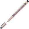 A single Sakura Pigma Micron 01 pen with its cap off, lying on a white background. Anteprima dell’immagine prodotto