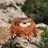 Kletterchalkbeutel in Form eines Faultiers; braun und flauschig; von YY Vertical; auf felsigem Untergrund. Produktbild-Vorschau