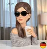 Deko Büste Dame mit Kaffeebecher und Sonnenbrille H. 25cm Produktbild-Vorschau 4