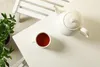 Kaffeekanne & Teekanne aus Porzellan Weiß – Eleganter Produktbild-Vorschau 7