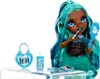 A doll applying makeup, with accessories. Anteprima dell’immagine prodotto