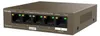 A Tenda TEG1105PD network switch is shown from a slightly elevated front-left angle on a light gray background. Anteprima dell’immagine prodotto
