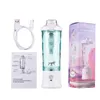 A portable blender, its charging cable, and an instruction manual are displayed on a white background, alongside its packaging. Produktbild-Vorschau
