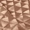 HOMESCAPES Kuschelige Samtdecke mit Dreiecksmuster - Produktbild-Vorschau 4