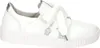 A white leather sneaker with white laces and silver accents. Produktbild-Vorschau
